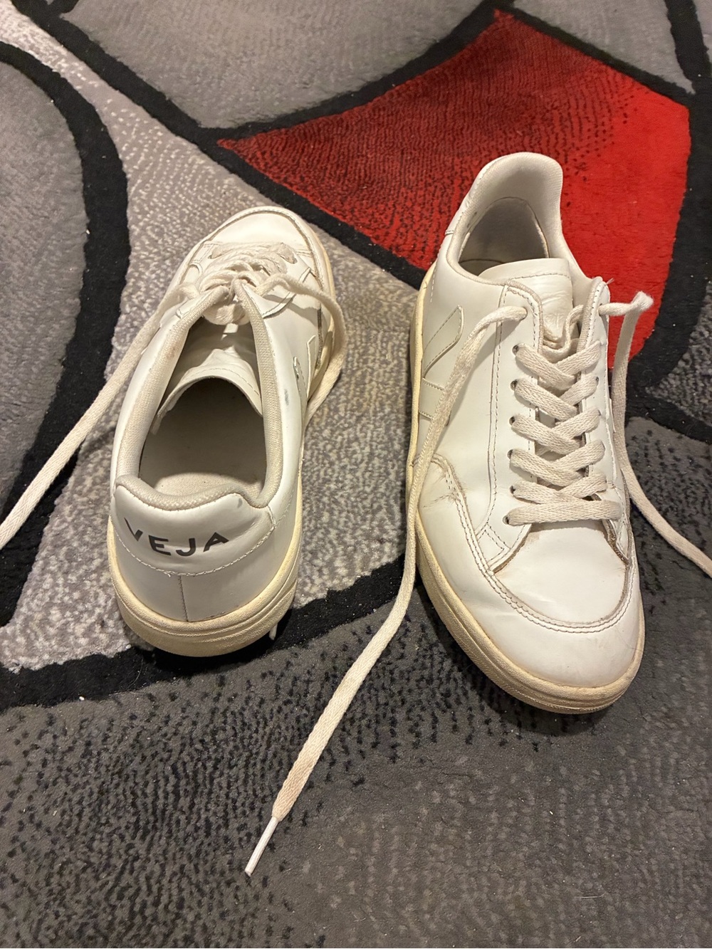 Veja Women’s Off-White Leather Low-Top Sneakers